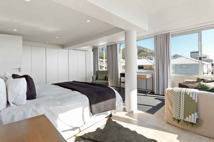2 Bedroom Property for Sale in Sea Point Western Cape